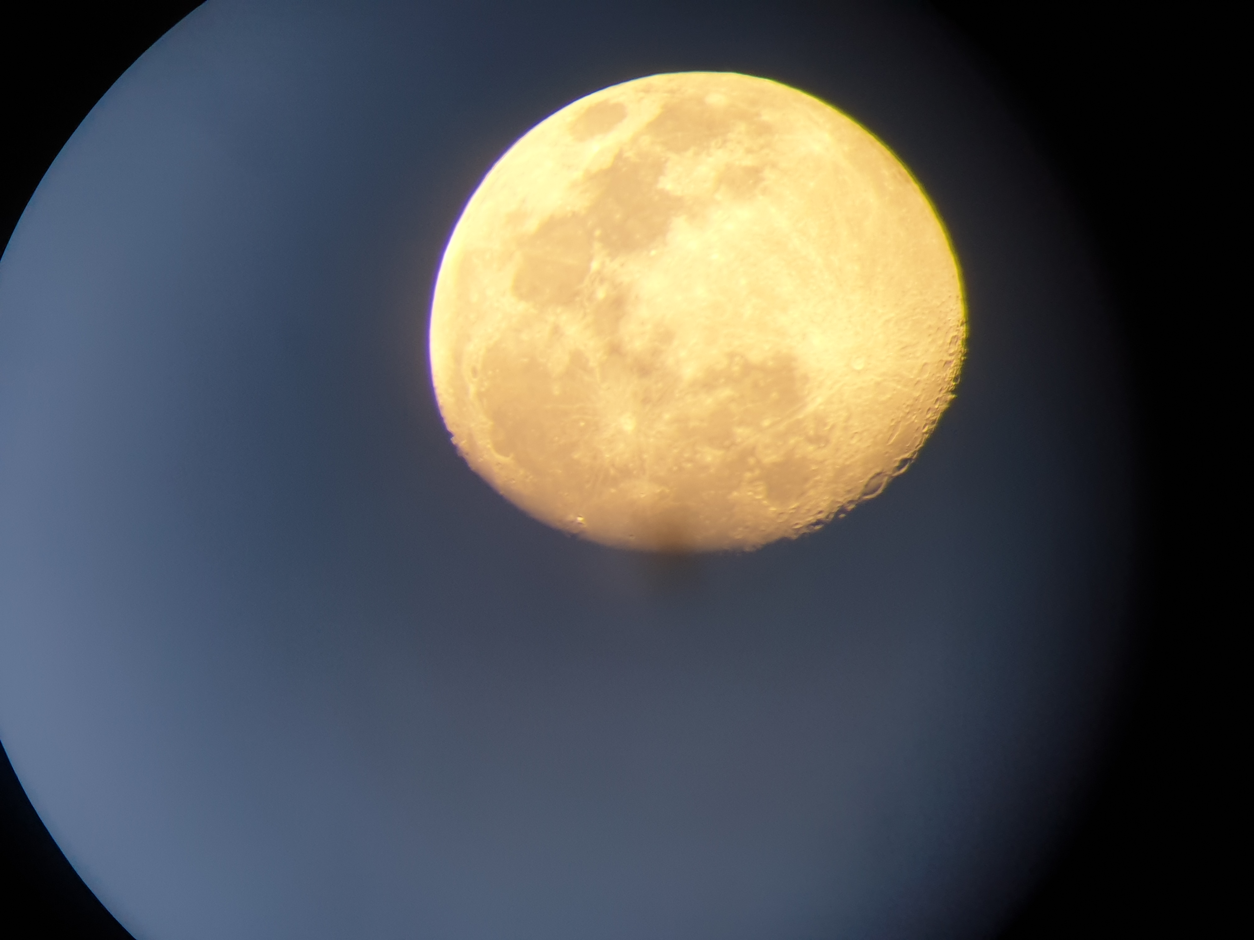 moon_2.jpg